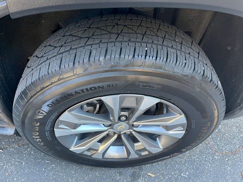 Used 2025 Chevrolet Equinox LT FWD image 30