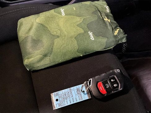 Used 2020 Jeep Wrangler Unlimited Sport image 33