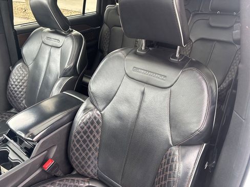 Used 2022 Jeep Grand Cherokee L Summit w/ Luxury Tech Group V image 14