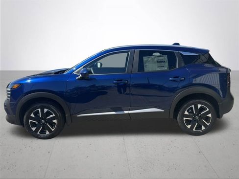 New 2025 Nissan Kicks SV w/ SV Premium Package AWD/4WD image 11