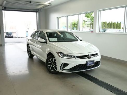 Used 2025 Volkswagen Jetta S image 1