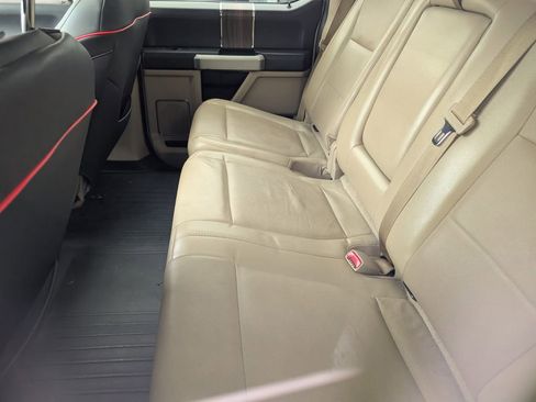 Used 2015 Ford F150 Lariat w/ Equipment Group 502A Luxury AWD/4WD image 7