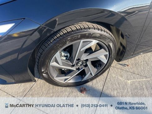 Certified 2025 Hyundai Elantra Sport image 16