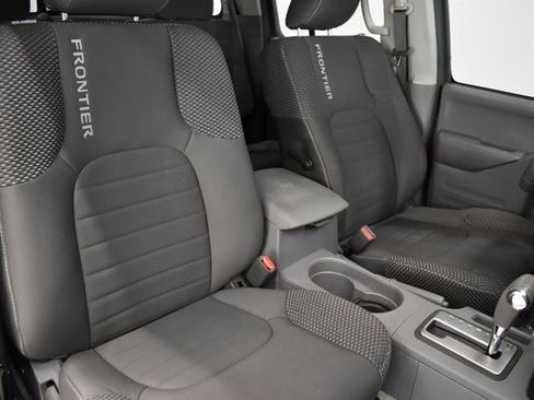 Used 2016 Nissan Frontier Desert Runner image 6