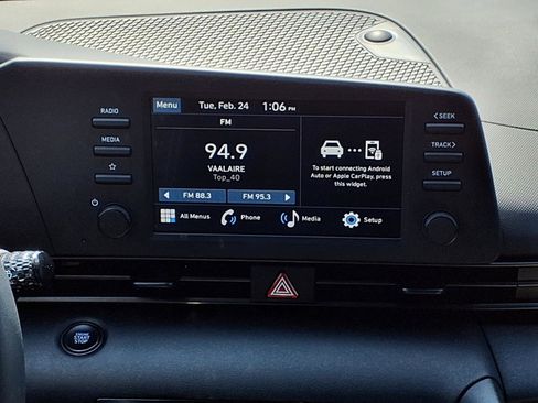 Certified 2025 Hyundai Elantra Sport image 14