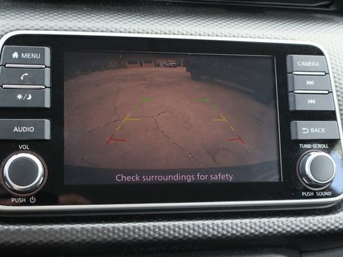 Used 2018 Nissan Kicks SV FWD image 16