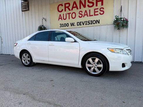Used 2010 Toyota Camry LE FWD image 1