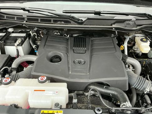 Used 2025 Toyota Tundra Limited image 25