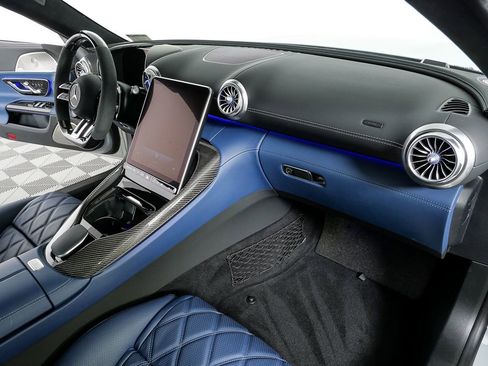 Used 2025 Mercedes-Benz SL 63 AMG 4MATIC image 22