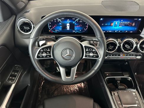 Used 2022 Mercedes-Benz GLB 250 image 13