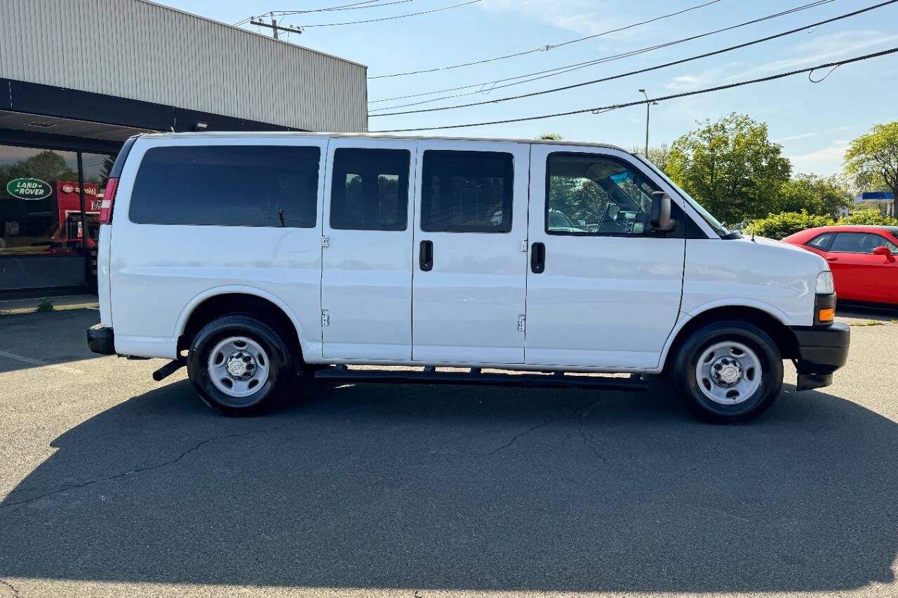 Used 2018 Chevrolet Express 2500 LS w/ Driver Convenience Package RWD image 3