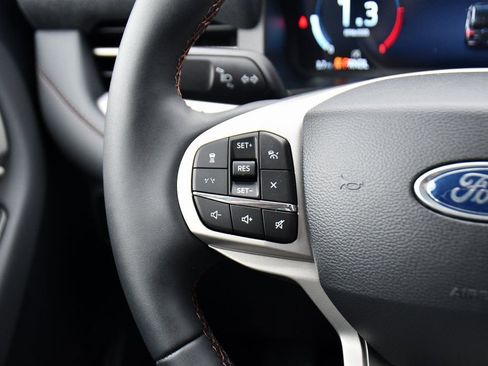 Used 2026 Ford Explorer Active w/ Active Comfort Package image 34