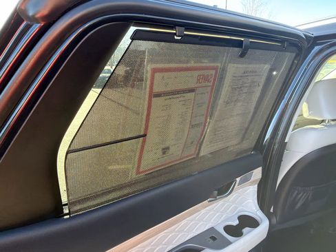 Used 2021 Hyundai Palisade Calligraphy w/ Winter Package image 23