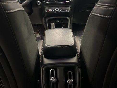 Used 2022 Volvo XC40 T5 R-Design w/ Advanced Package image 28