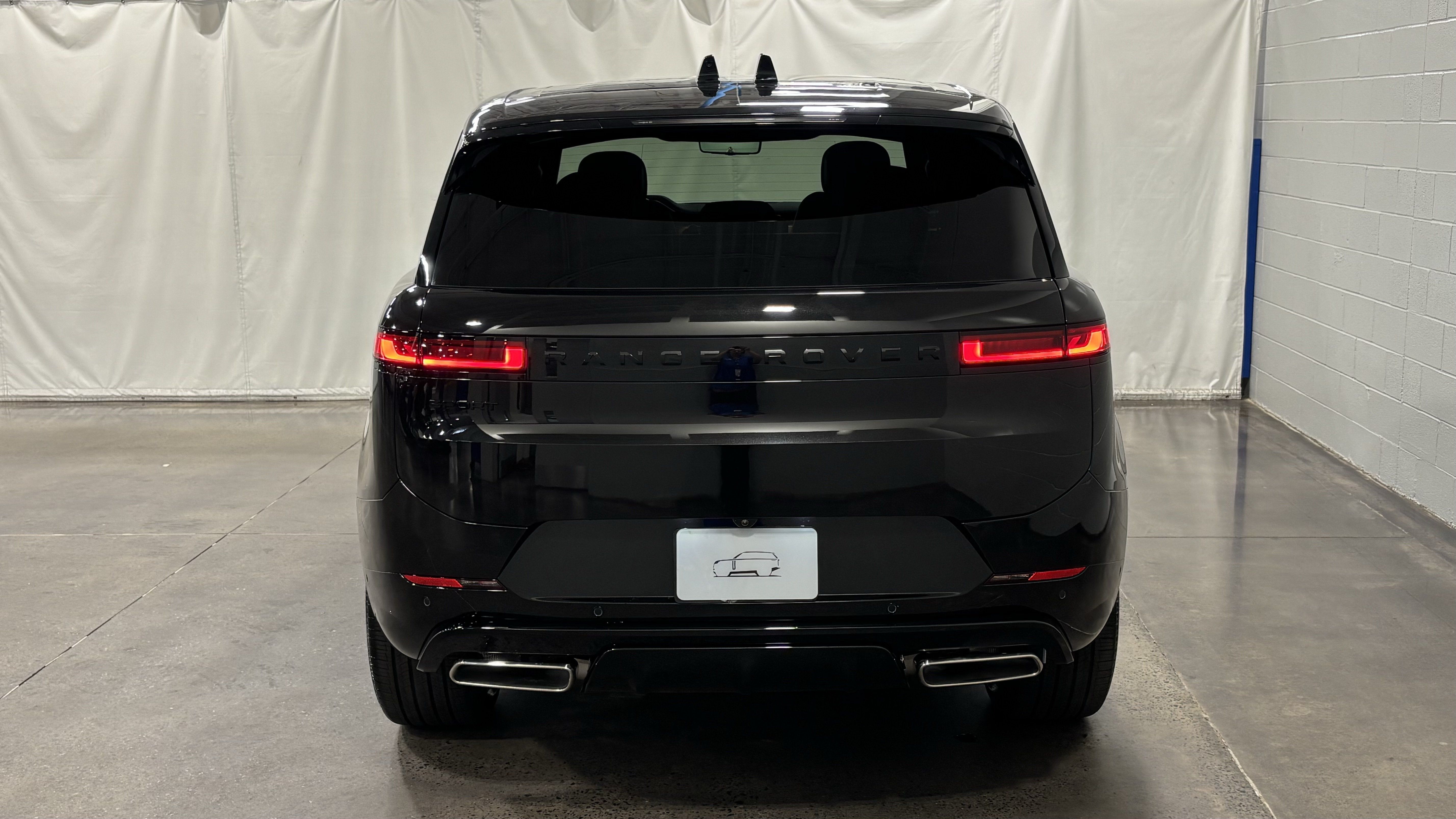 New 2026 Land Rover Range Rover Sport Dynamic SE AWD/4WD image 8