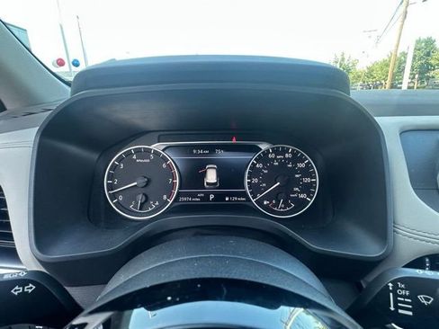 Used 2022 Nissan Rogue SV w/ SV Premium Package image 22