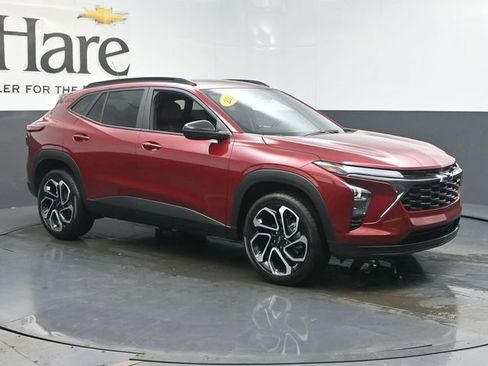 Used 2025 Chevrolet Trax RS FWD image 6