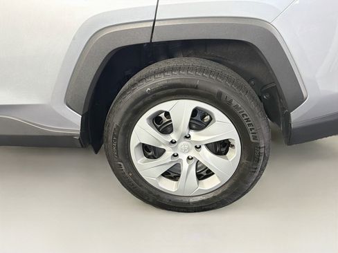 Used 2025 Toyota RAV4 LE AWD/4WD image 11
