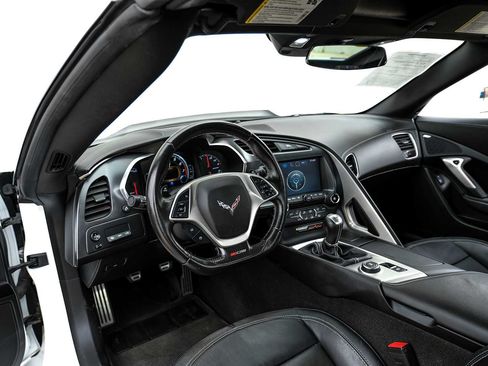 Used 2017 Chevrolet Corvette Z06 RWD image 3