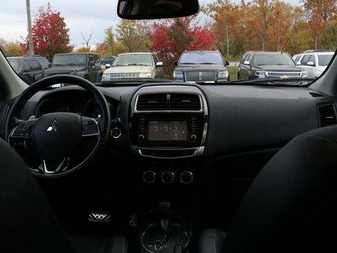 Used 2017 Mitsubishi Outlander Sport SEL image 41