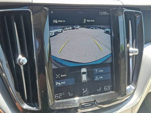 Used 2019 Volvo XC60 T5 Momentum w/ Multimedia Package AWD/4WD image 20