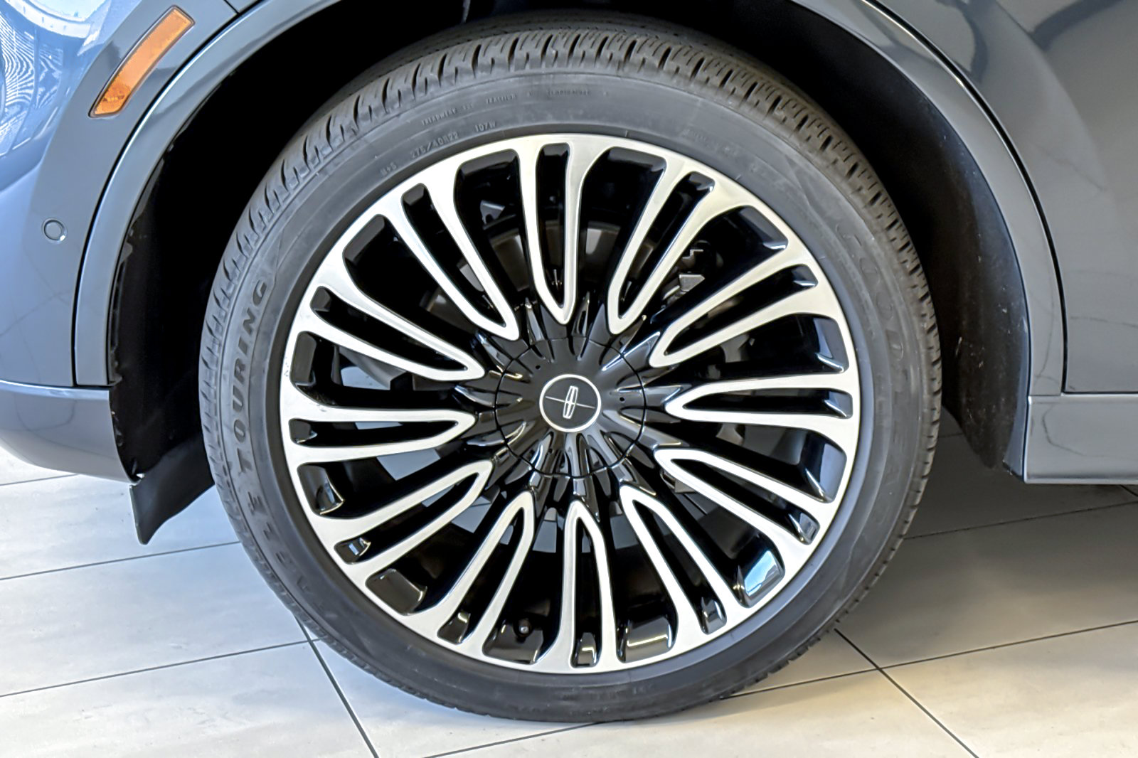 Certified 2023 Lincoln Aviator Black Label w/ Dynamic Handling Package AWD/4WD image 28