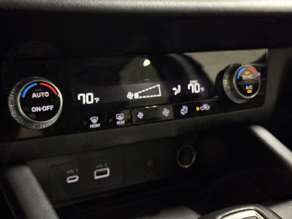 Used 2024 Mitsubishi Outlander SE FWD image 17