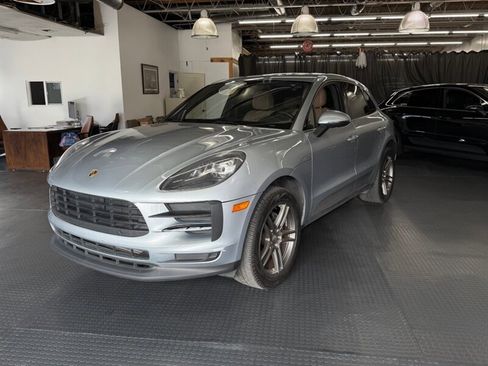 Used 2020 Porsche Macan AWD/4WD image 4