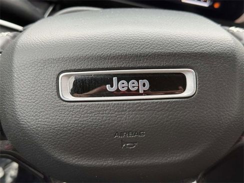Certified 2022 Jeep Grand Cherokee Altitude image 32