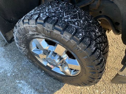 Used 2015 GMC Sierra 2500 SLE w/ SLE Preferred Package image 9