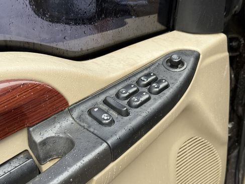 Used 2006 Ford F250 Lariat image 13