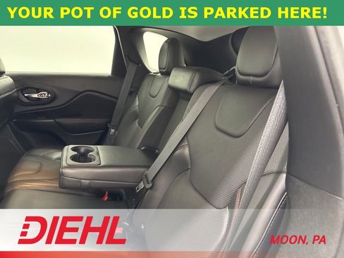 Used 2019 Jeep Cherokee Trailhawk image 19