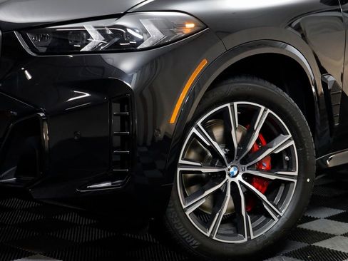 New 2026 BMW X5 xDrive40i w/ M Sport Package AWD/4WD image 3