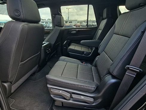 Used 2026 Chevrolet Tahoe High Country AWD/4WD image 23