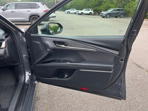 Used 2026 Toyota Camry SE FWD image 32