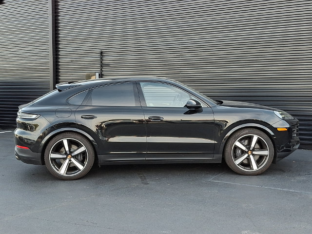 Certified 2025 Porsche Cayenne Coupe AWD/4WD image 8
