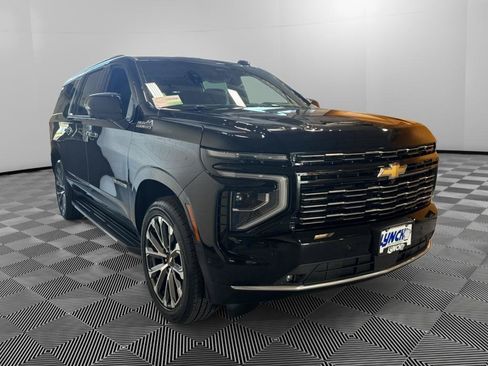 Used 2025 Chevrolet Suburban High Country AWD/4WD image 7