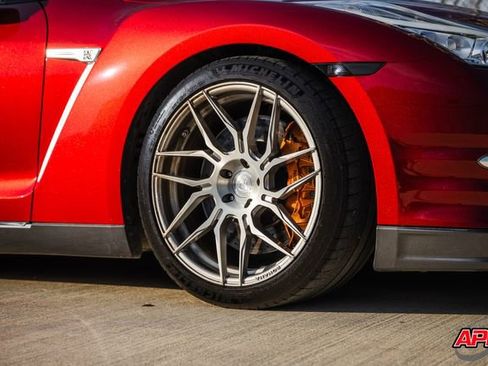 Used 2015 Nissan GT-R Premium image 46