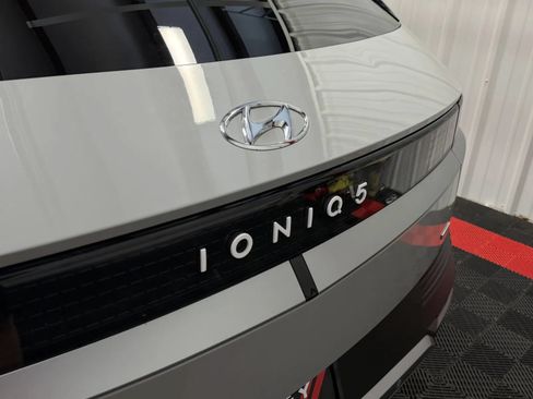 Used 2024 Hyundai Ioniq 5 SE AWD/4WD image 14