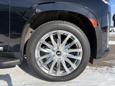 Used 2022 Cadillac Escalade ESV Premium Luxury w/ Performance Package image 8