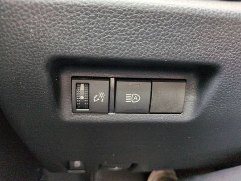 Used 2019 Toyota RAV4 LE w/ Carpet Mat Package AWD/4WD image 28