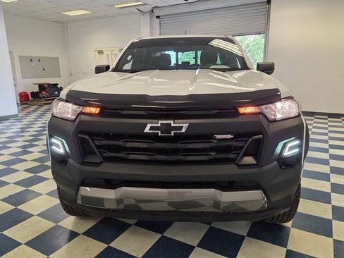Used 2024 Chevrolet Colorado Trail Boss w/ Advanced Trailering Package AWD/4WD image 2
