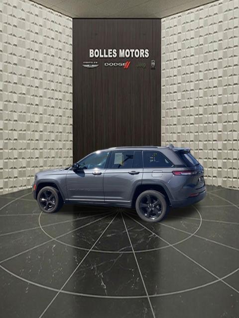 Certified 2024 Jeep Grand Cherokee Altitude AWD/4WD image 14