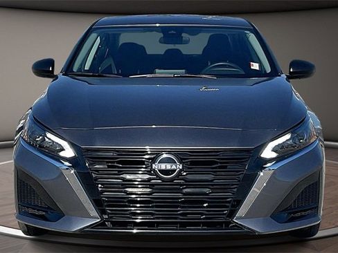 Certified 2025 Nissan Altima 2.5 S image 3