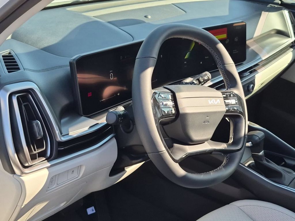 New 2026 Kia Sorento S FWD image 10