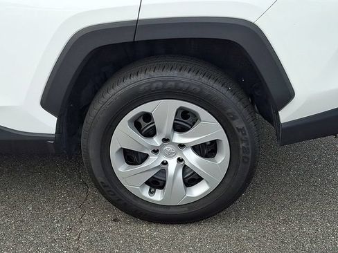 Used 2025 Toyota RAV4 LE FWD image 27