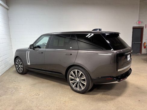Used 2023 Land Rover Range Rover Long Wheelbase Autobiography AWD/4WD image 10