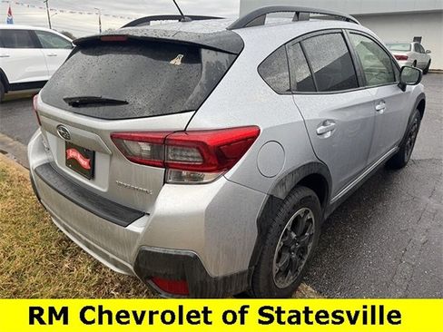 Used 2021 Subaru Crosstrek 2.0i image 3