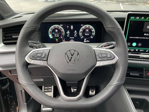 New 2026 Volkswagen Tiguan SE R-Line image 18