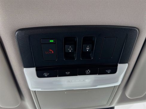 Used 2023 Mitsubishi Outlander SE image 17